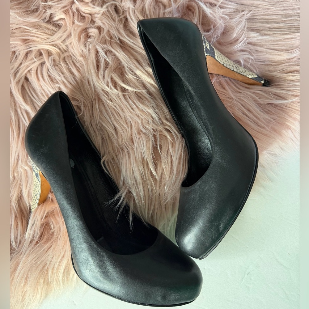Saks Fifth Avenue Selena Leather Pumps Heels Black Size 6,5